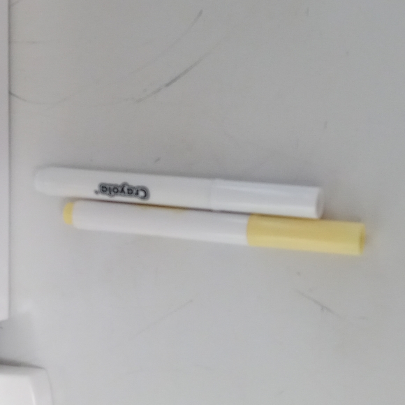 Crayola Ultimate Light Board With 2 Markers - Picture 4 of 14